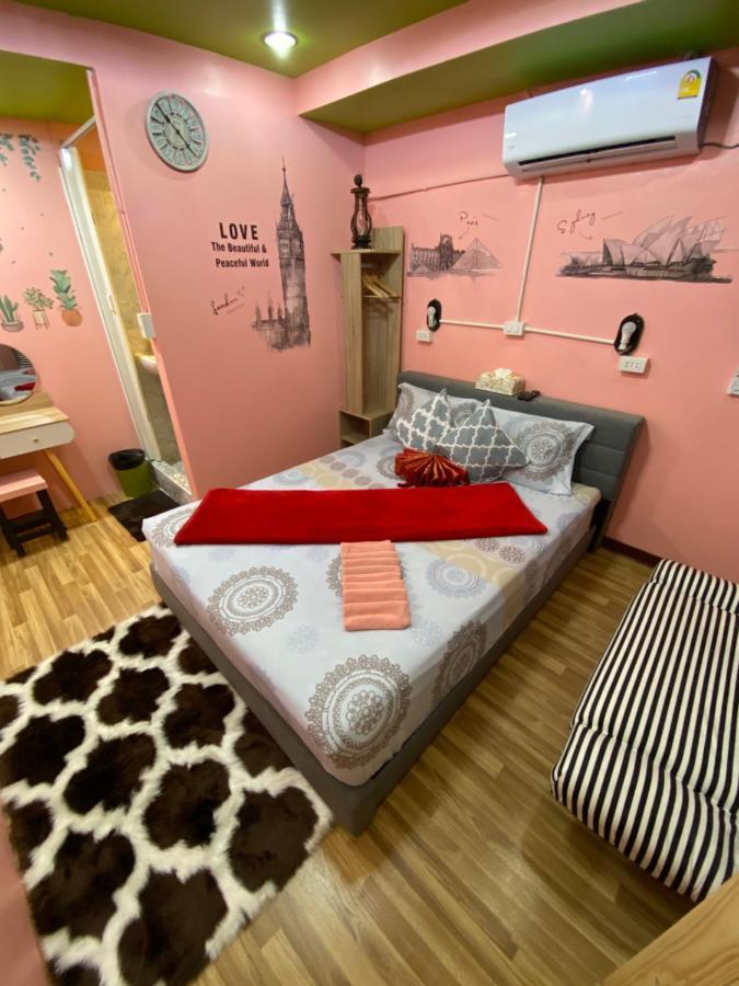 Interpartie Hotel (Adults Only) Бангкок Экстерьер фото