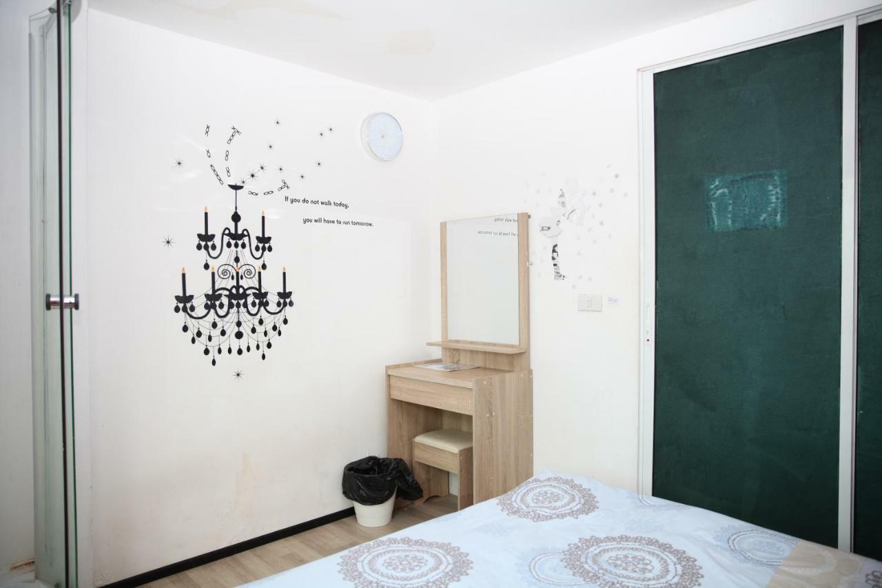 Interpartie Hotel (Adults Only) Бангкок Экстерьер фото