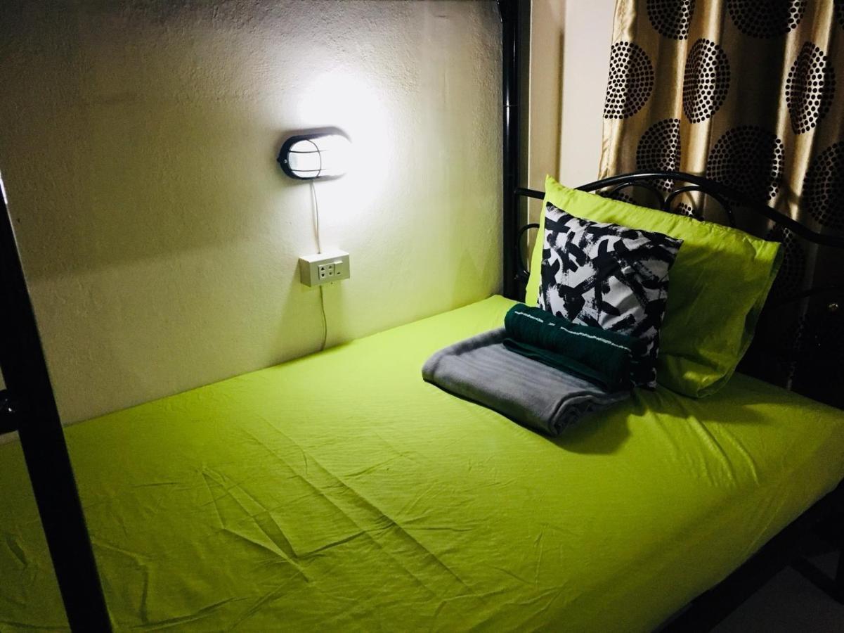 Interpartie Hotel (Adults Only) Бангкок Номер фото
